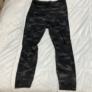 Athleta cano leggings with phone pocket